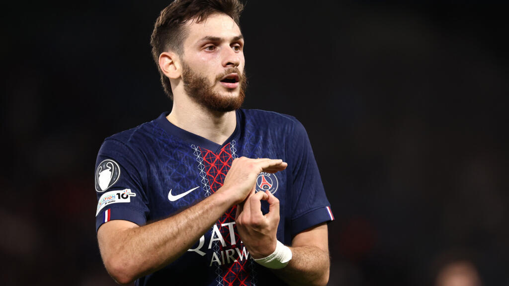 Kvaratskhelia shines as PSG beat Atalanta in Champions League opener