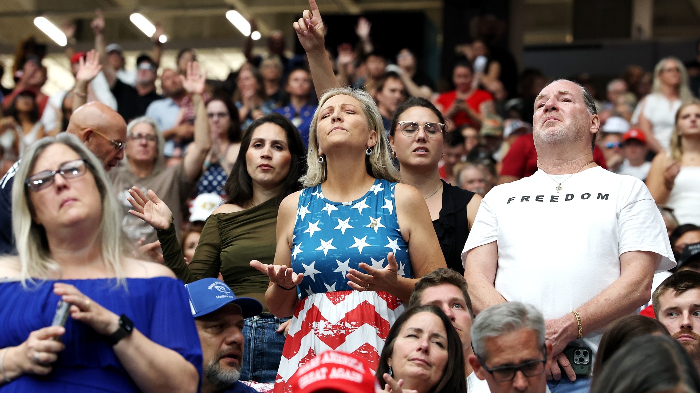 Charlie Kirk’s memorial service in Arizona : The Picture Show : NPR