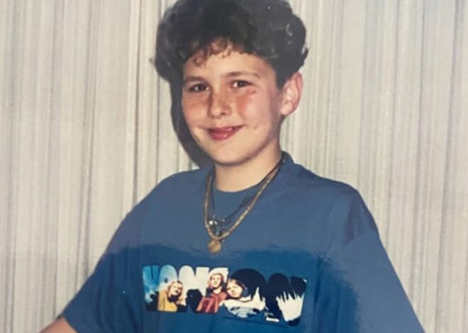 Guess Who This ‘Hansons’ Fan Turned Into!
