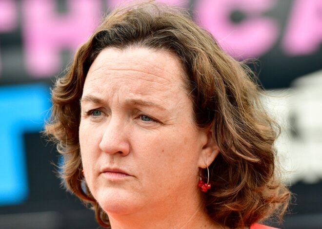 CA Governor Candidate Katie Porter Yells at Staffer ‘Get Out of my F***ing Shot’