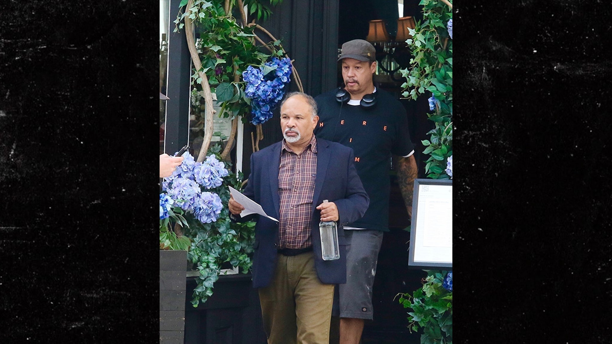‘Cosby Show’ Alum Geoffrey Owens Photographed Working as Host at NYC Bar