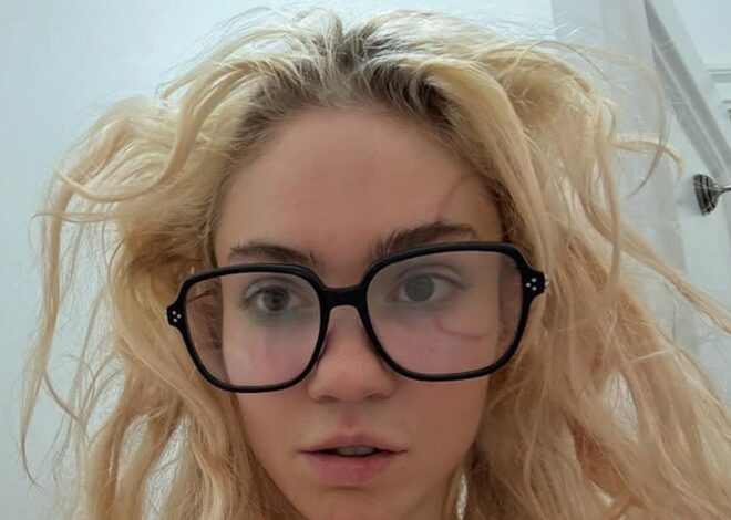 Grimes Shows Off New Face Tattoo