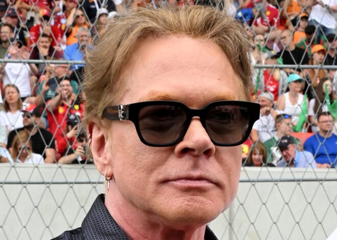 Guns N’ Roses Axl Rose Loses His S*** Onstage During Concert, Watch The Video