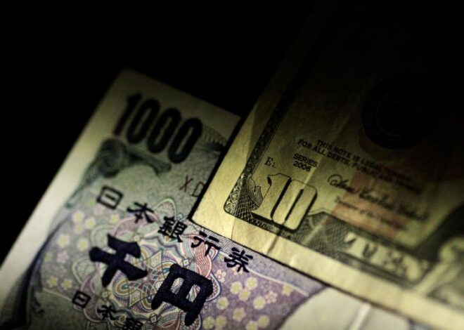 Japanese yen tumbles on likely new leader, euro slides after French PM steps down