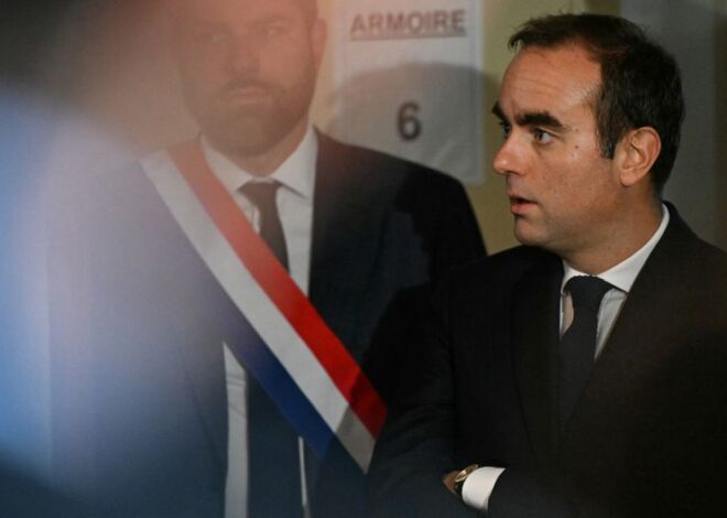 French presidency unveils new cabinet as budget pressure intensifies