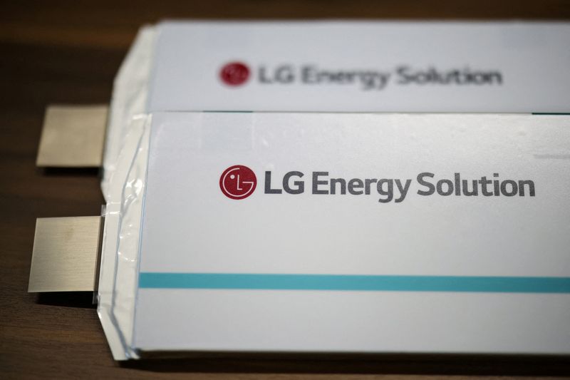 LG Energy Solution says Q3 operating profit likely up 34%