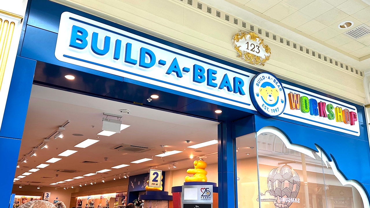 Build-A-Bear refuses Charlie Kirk name on teenager’s bear certificate