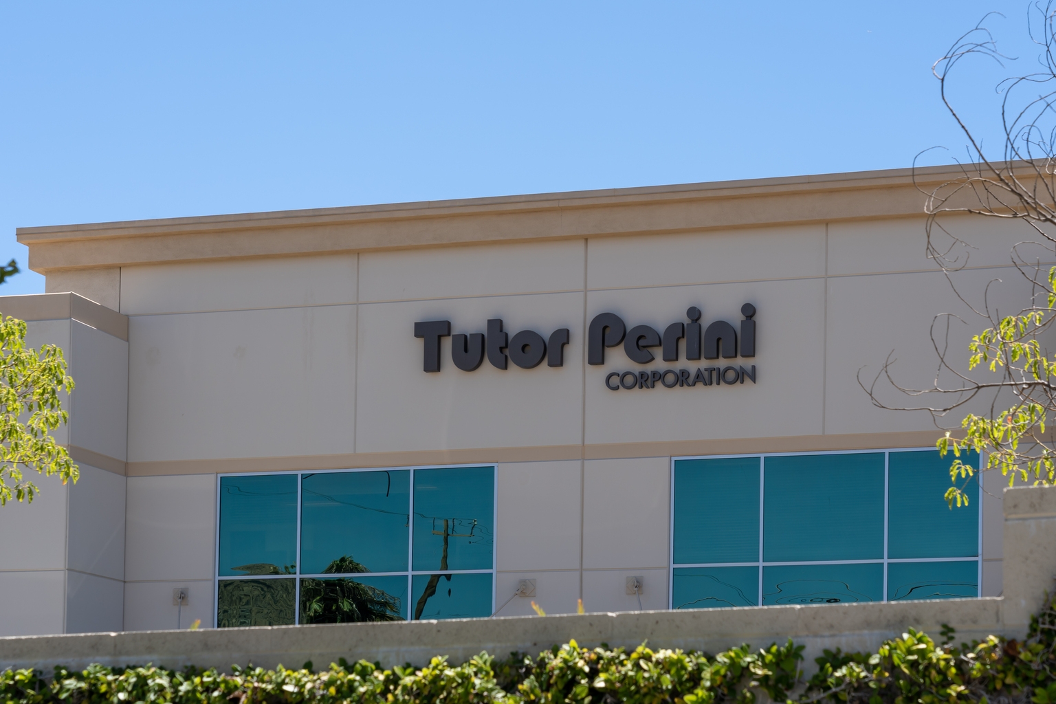 Tutor Perini Stock: Strong Pipeline But Weak Profitability, Hold