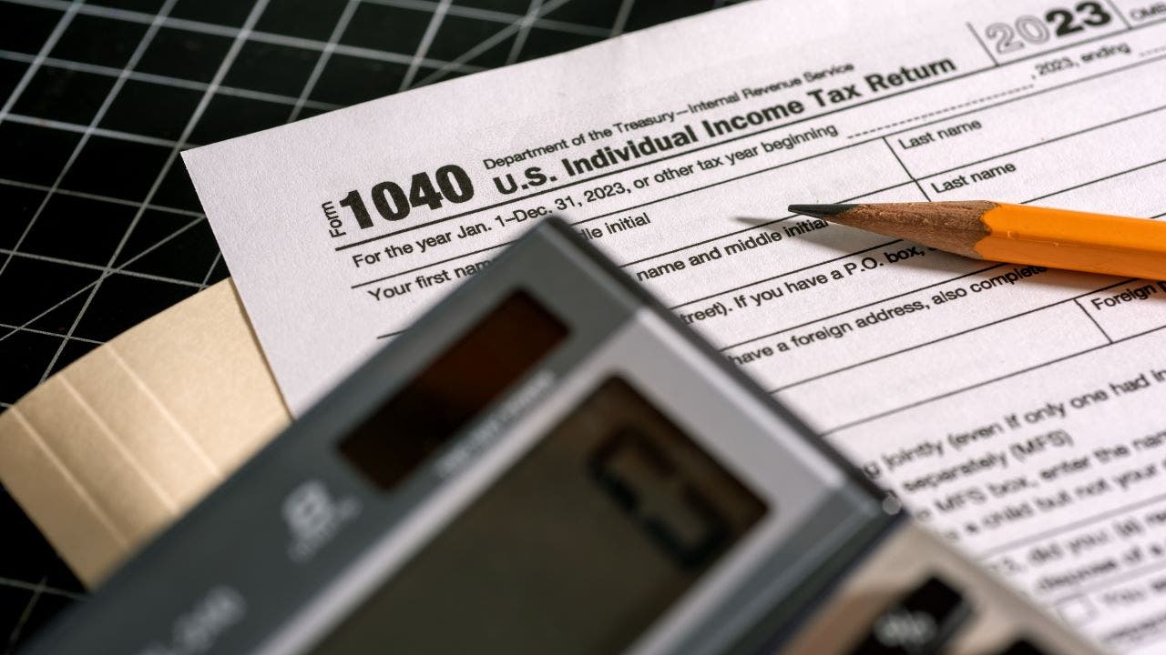 IRS announces 2026 tax changes with higher standard deductions and brackets
