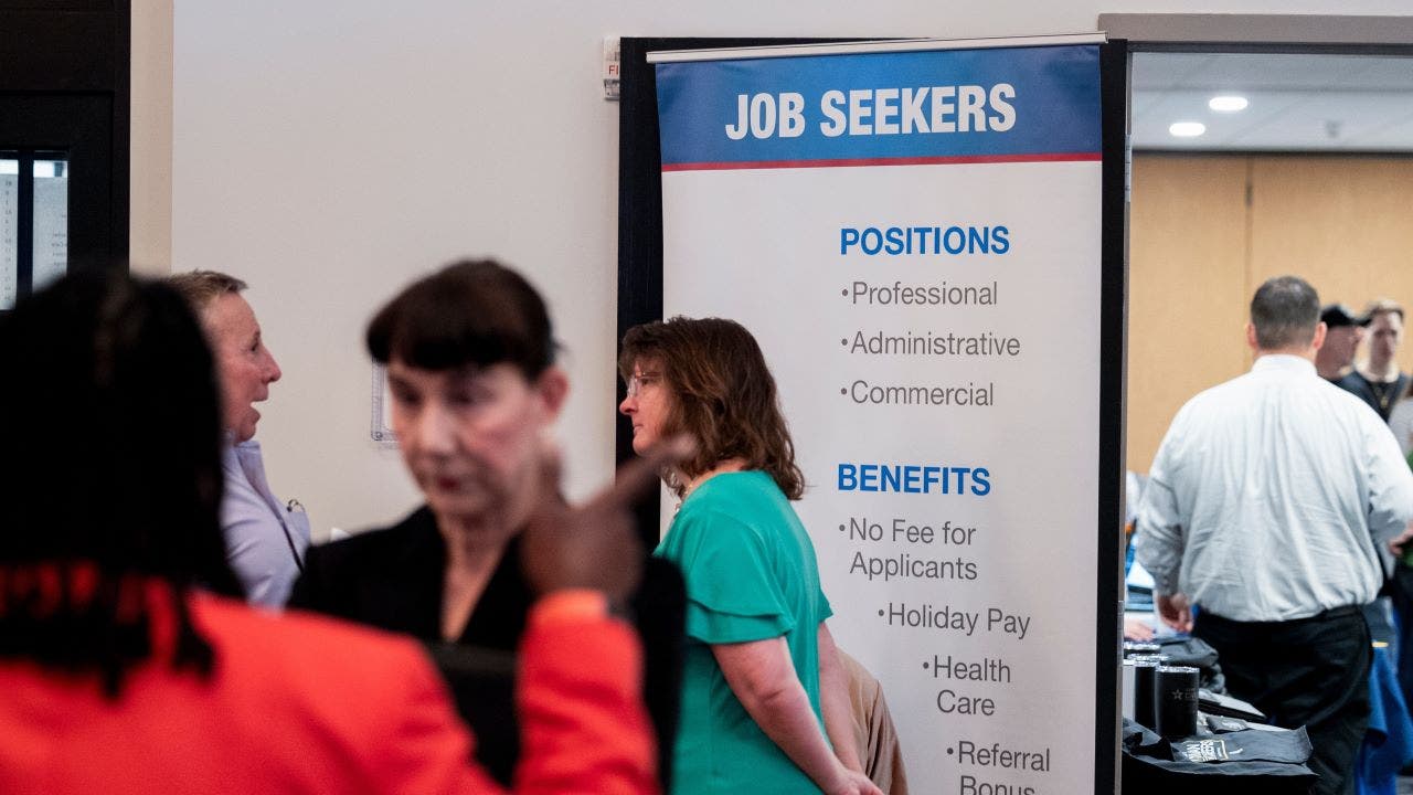 Private sector sheds 32,000 jobs in September: ADP