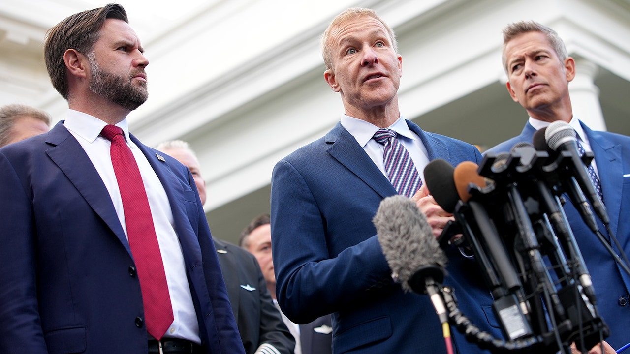 US airlines raise pressure on Dems to end shutdown and reopen the government