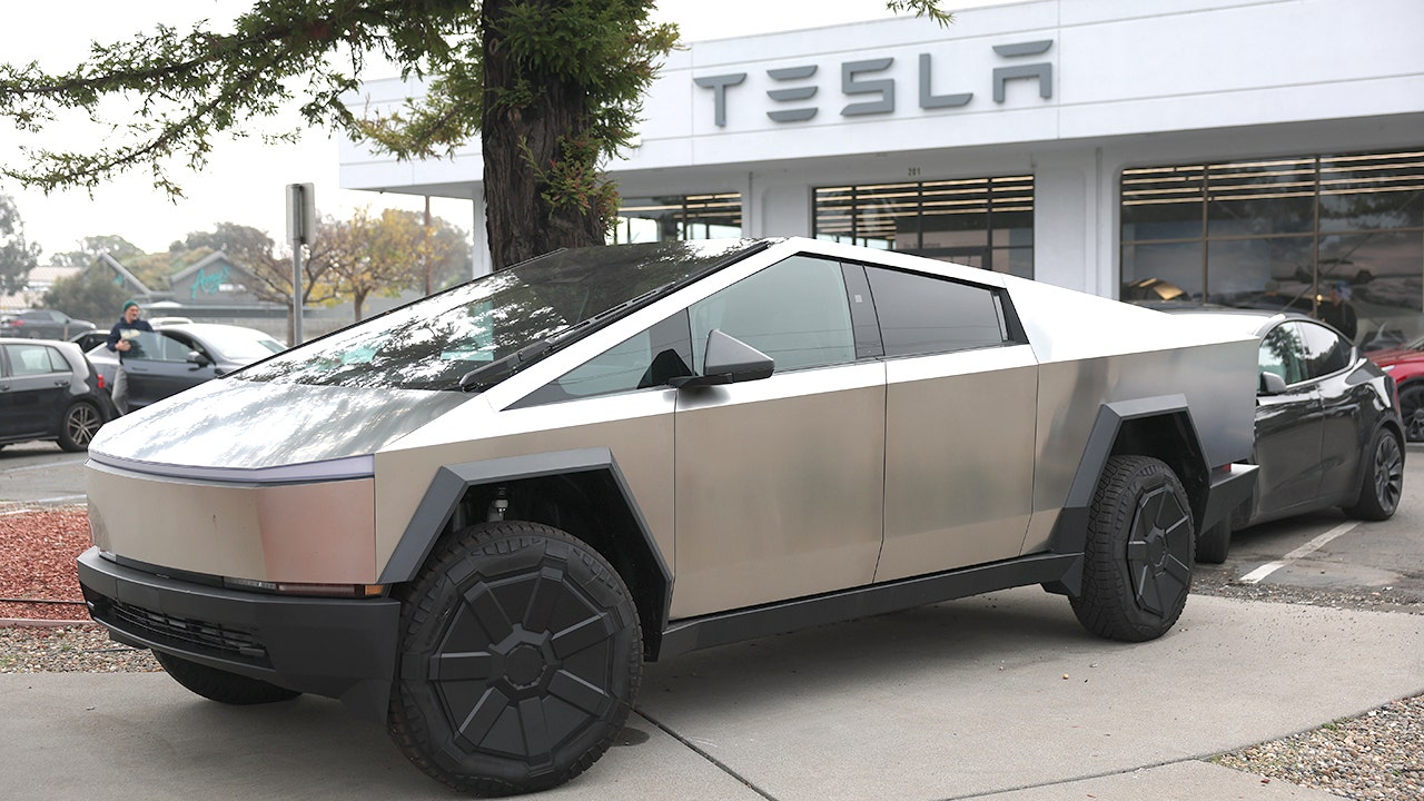 Parents of woman killed in Cybertruck crash sue Tesla