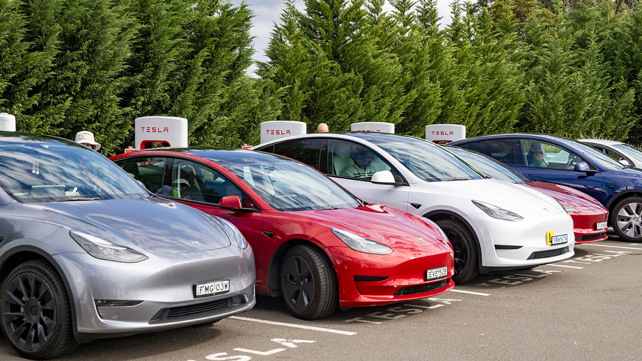 Tesla battery defect prompts recall of thousands of cars across the U.S.