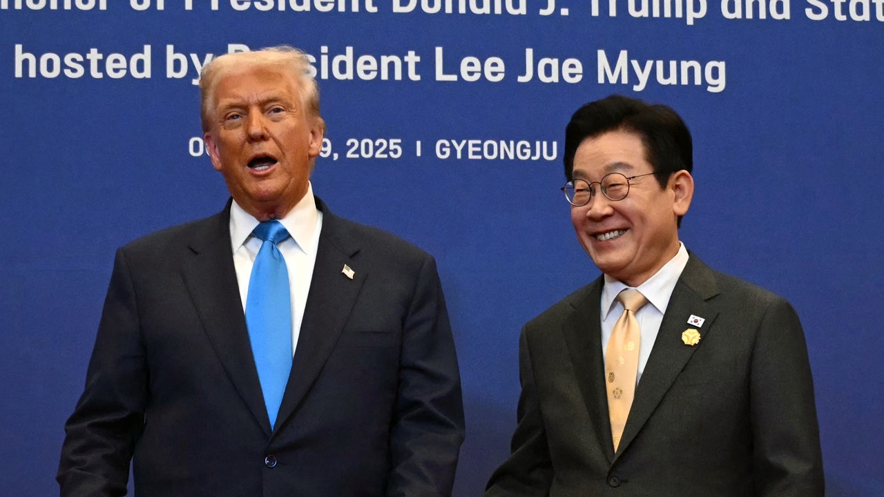 Trump says South Korea to pay $350B in tariffs, invest $600B in US deals