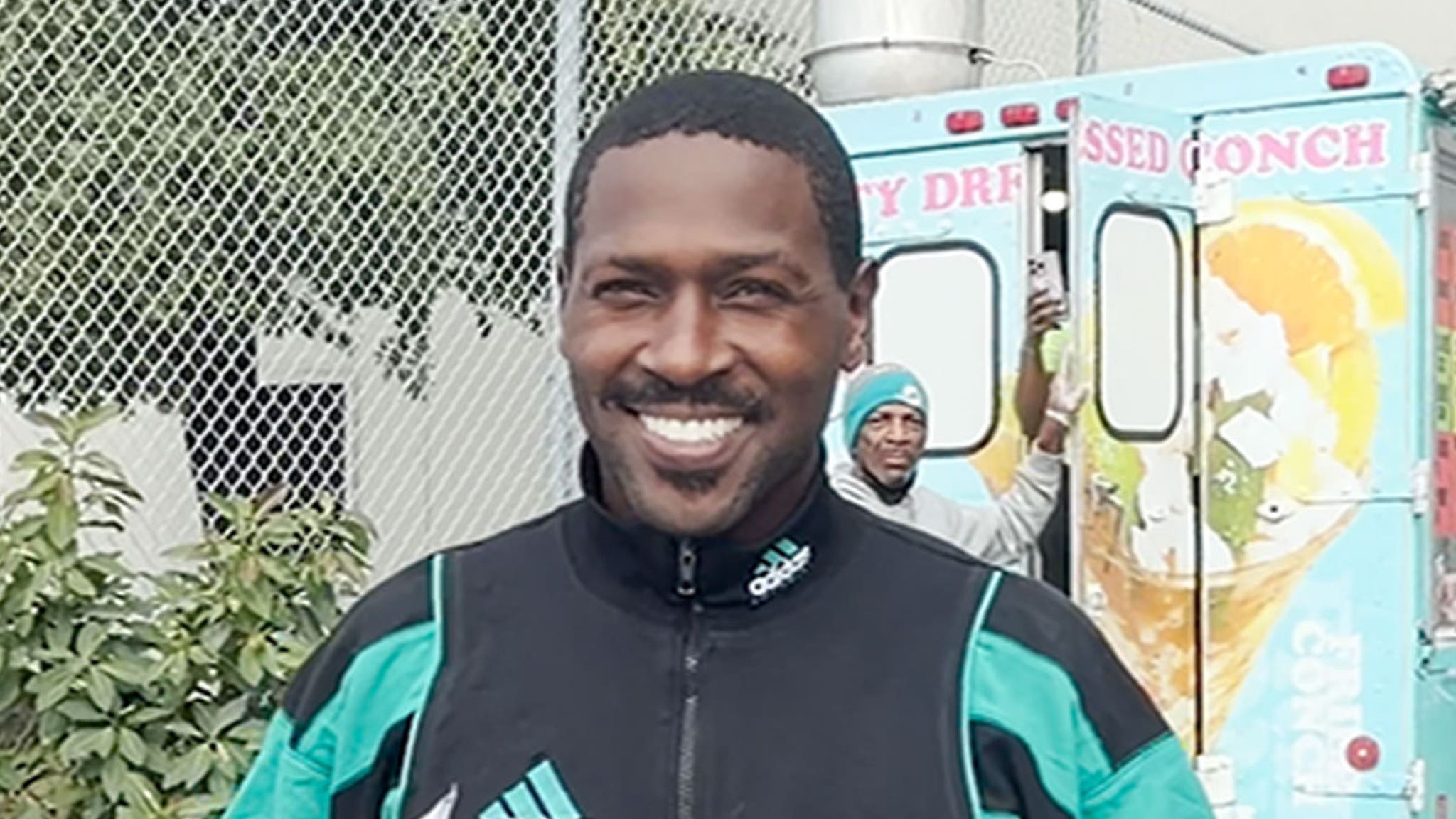 Antonio Brown Released From County Jail, Exit W/ Attorney Caught On Video