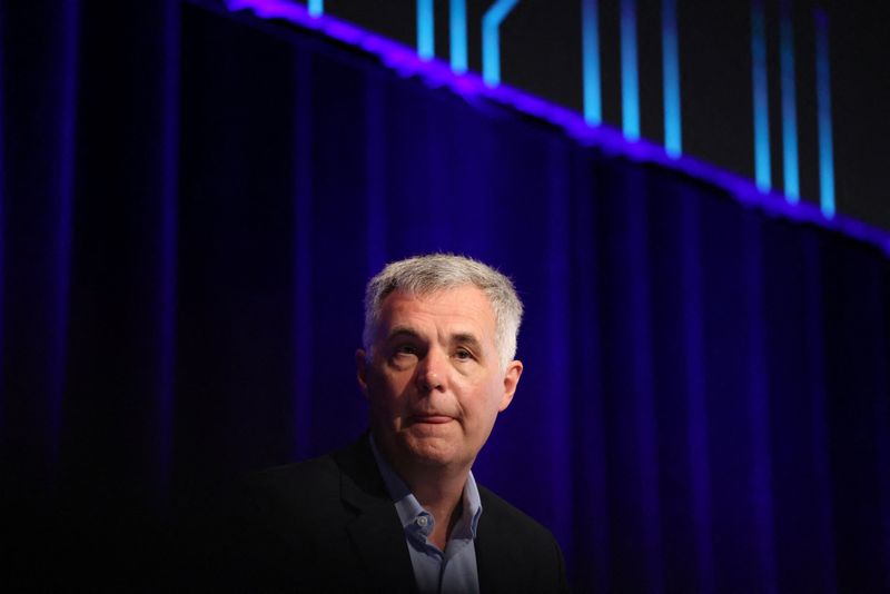 Australia’s Optus CEO apologises for emergency line outage, refuses to stand down