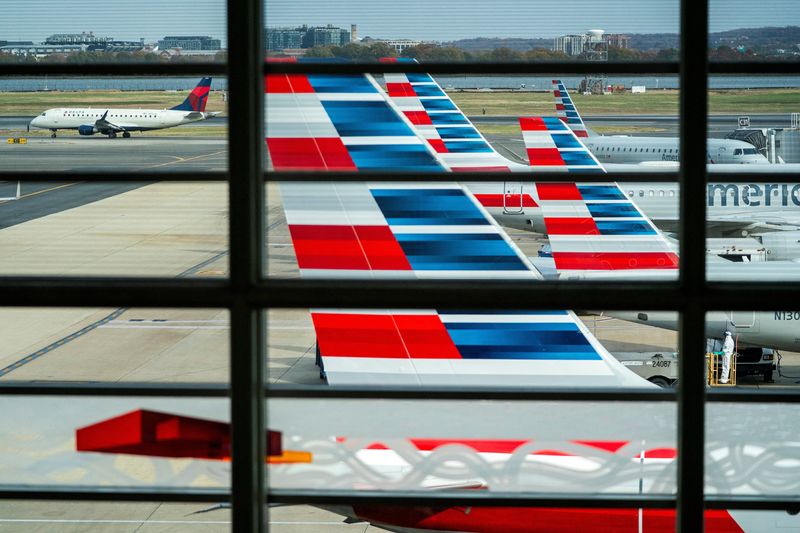 US airlines cancel 1,460 flights as travel woes increase