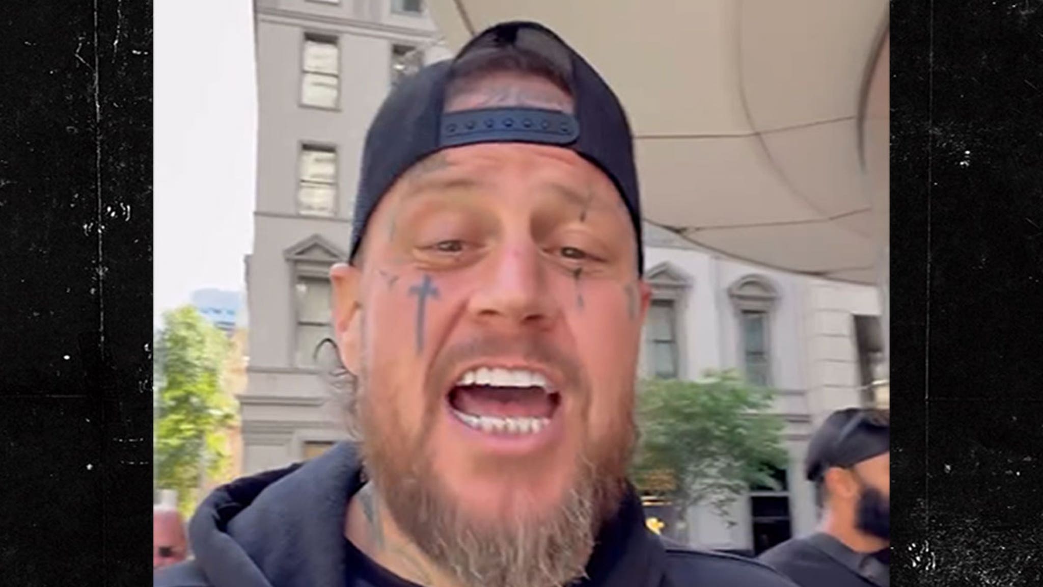 Jelly Roll Says Louis Vuitton in Sydney, Australia Treated Him Like a Criminal