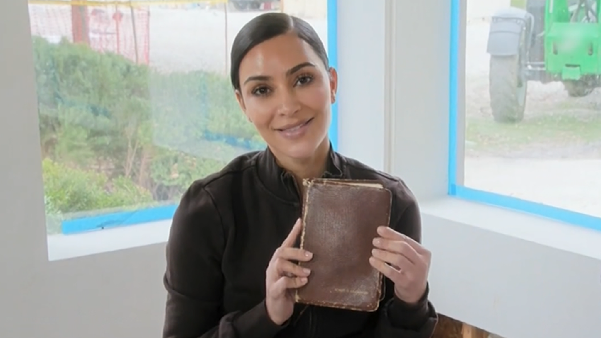 Kim Kardashian Pays $80K for Bible Dad Gave O.J. Simpson