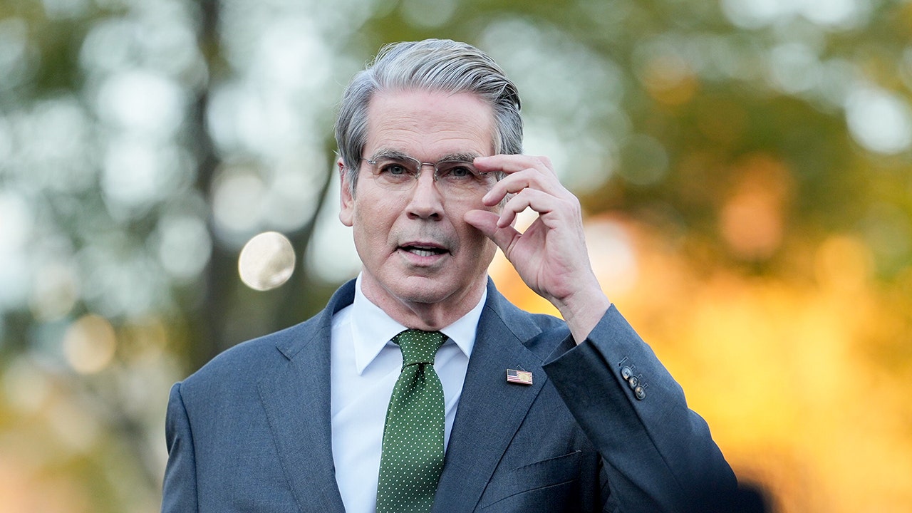 Secretary Scott Bessent ‘very optimistic’ after Supreme Court tariff hearing