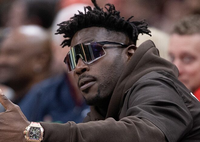 Antonio Brown Pleads Not Guilty, Acted In Self-Defense, Attorney Claims