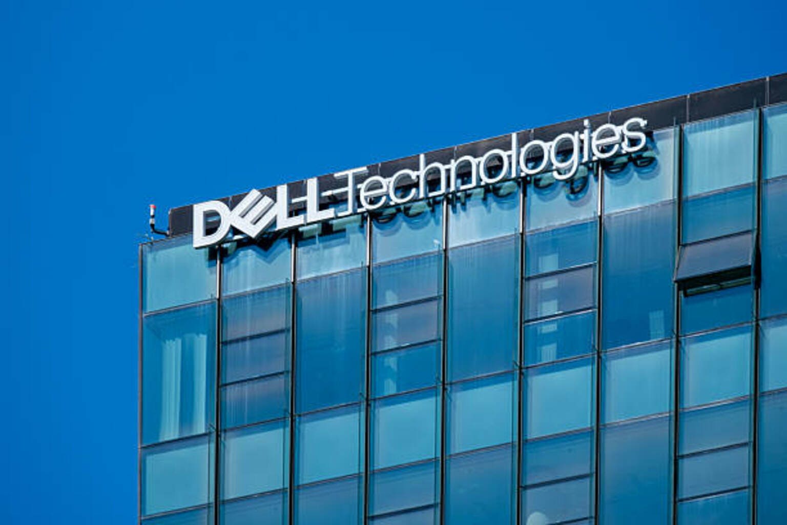 Dell Technologies: Cheap, Profitable, And Ready To Ride The AI And Cloud Wave (DELL)