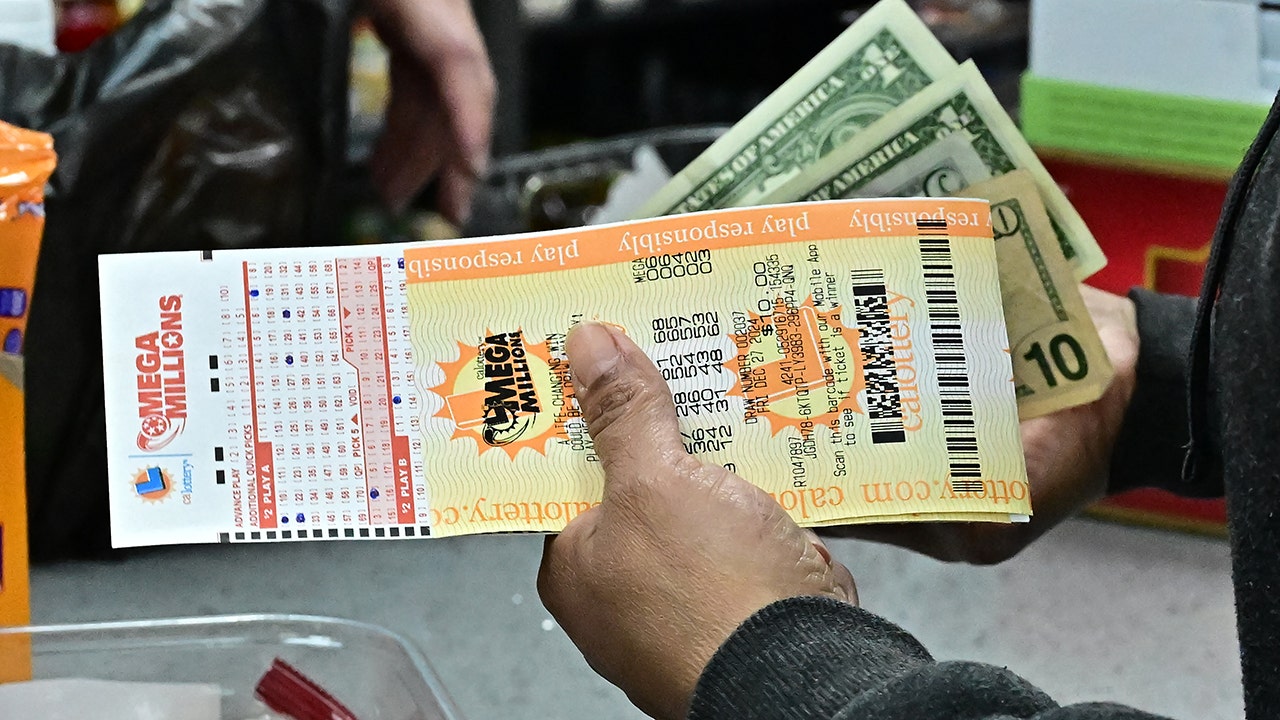$800 million Mega Millions jackpot could be 9th largest in history