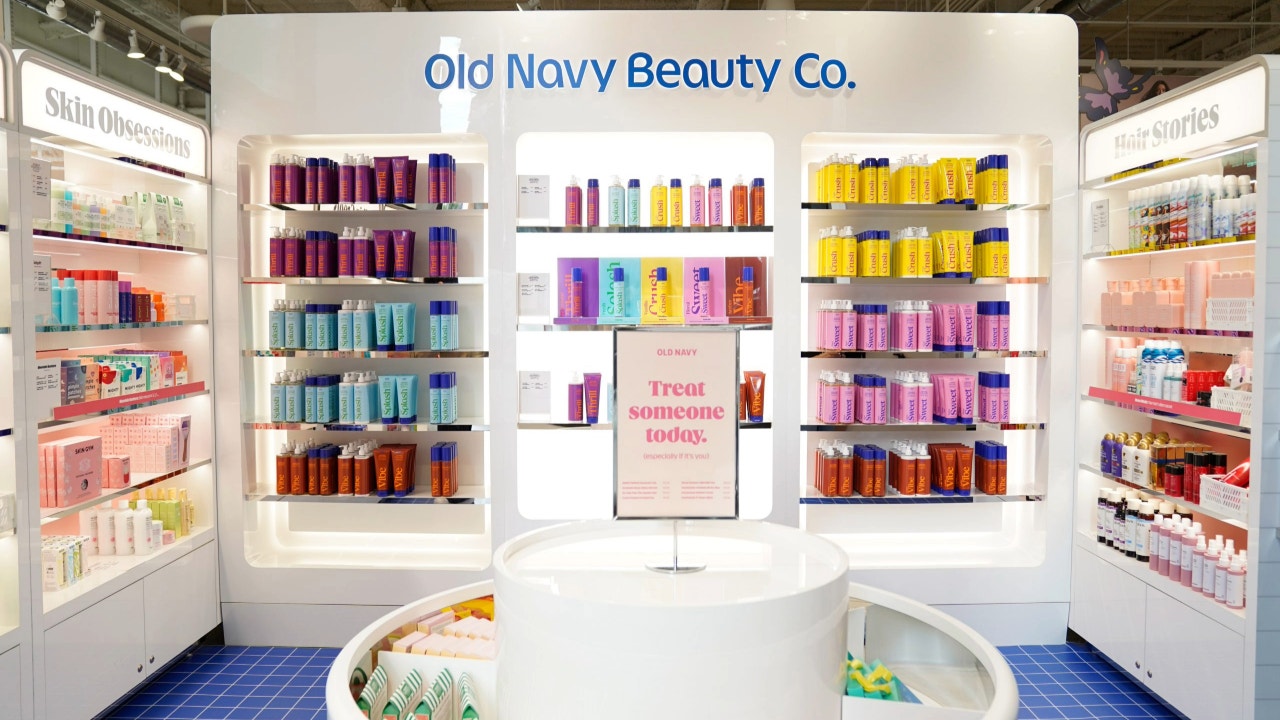 Gap expands into beauty products