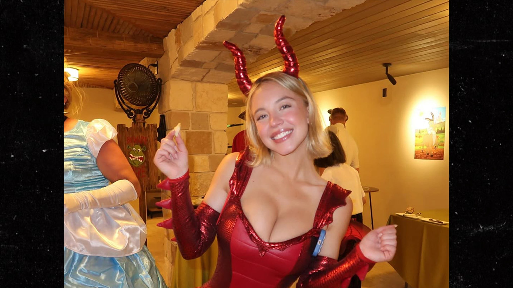 Sydney Sweeney Dresses as Sexy Version of Dragon From ‘Shrek’ Movies